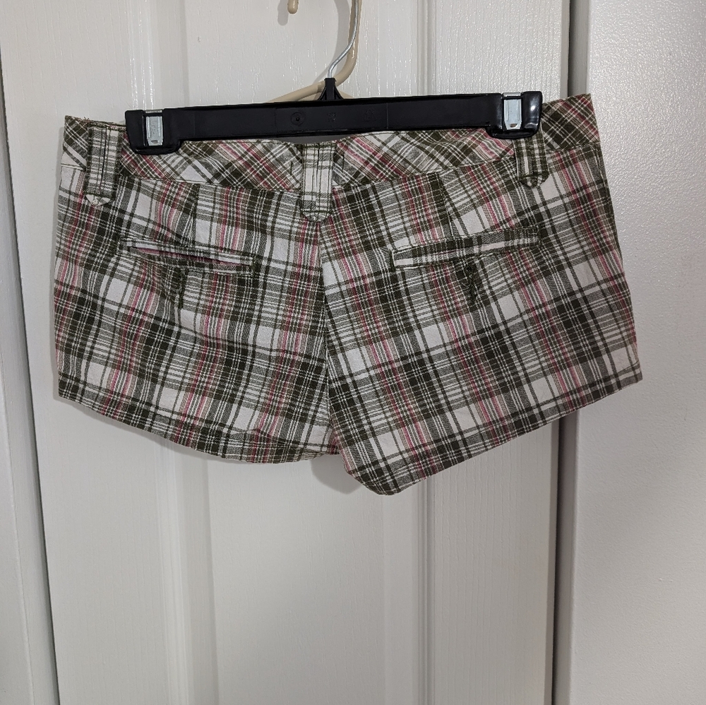 Plaid Cotton-Blend Women’s Shorts in White, Olive & Pink